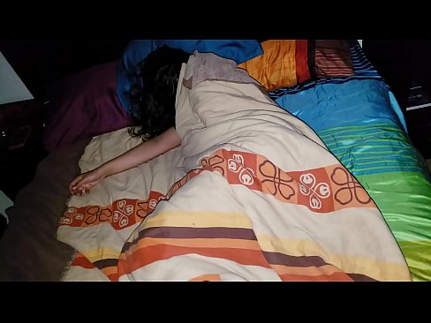 ❤️ Stedbarn skælder sin unge stedmor ud, mens hun sover. ❌ Porno at da.123sex.ru ❌